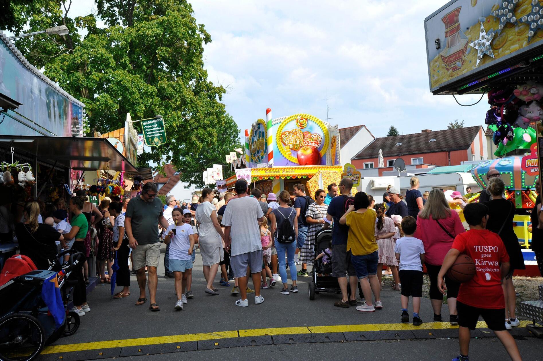 Von Mittwoch, 31. Juli, bis Sonntag, 4. August, zieht das bunte Treiben der Kirchweih in den Stadtteil Ziegelstein ein. Es erwartet Sie heitere Stimmung mit Live-Musik, einem Kärwazug, kalten Getränken, deftigen Speisen und vielem mehr.