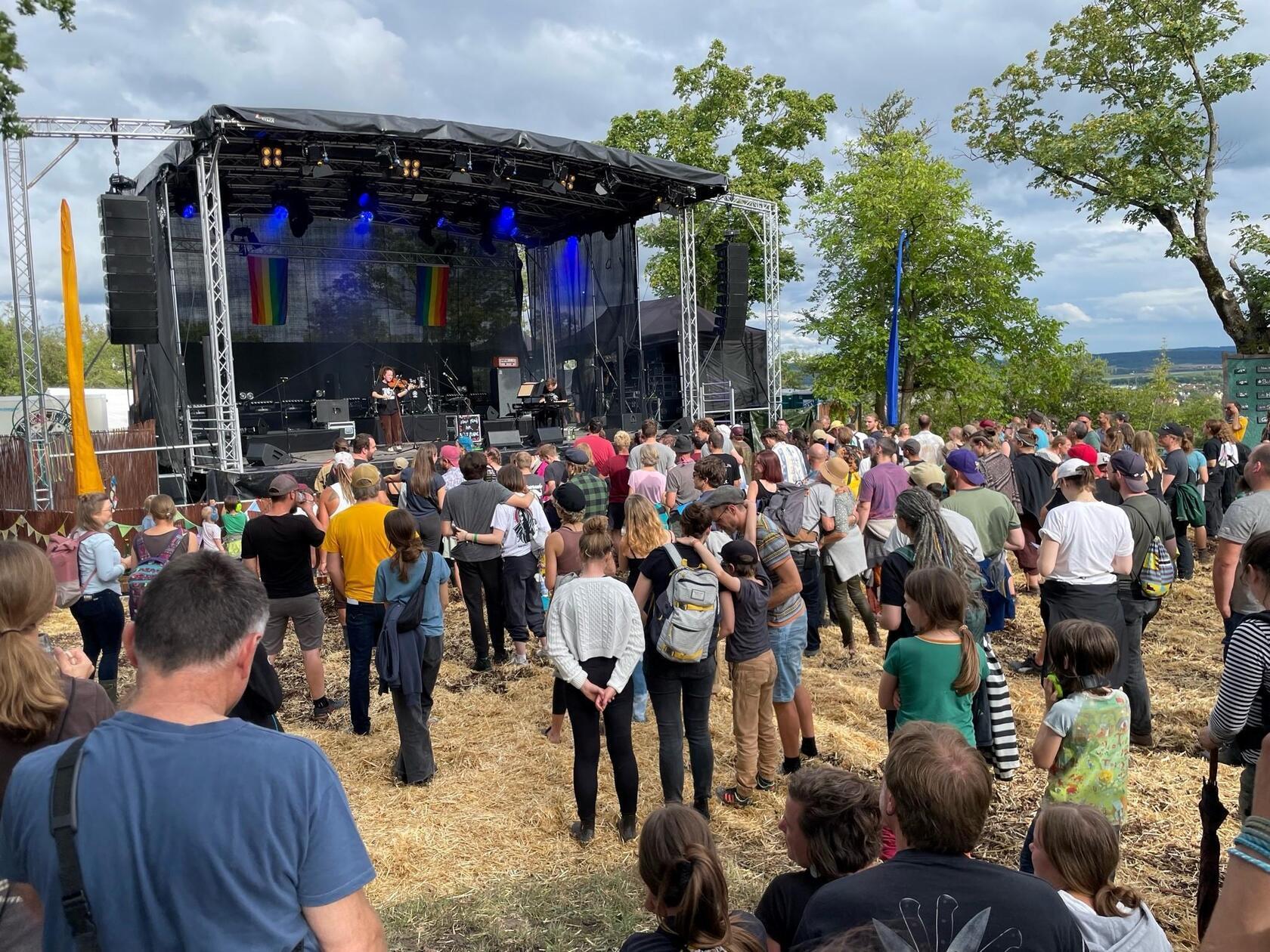 In Bad Windsheim findet vom Freitag, 2. August, bis zum Sonntag, 4. August, das Weinturm Open Air statt. Die kulturelle Veranstaltung bietet verschiedene Konzerte, ein Kinderprogramm und ausgelassene Stimmung.