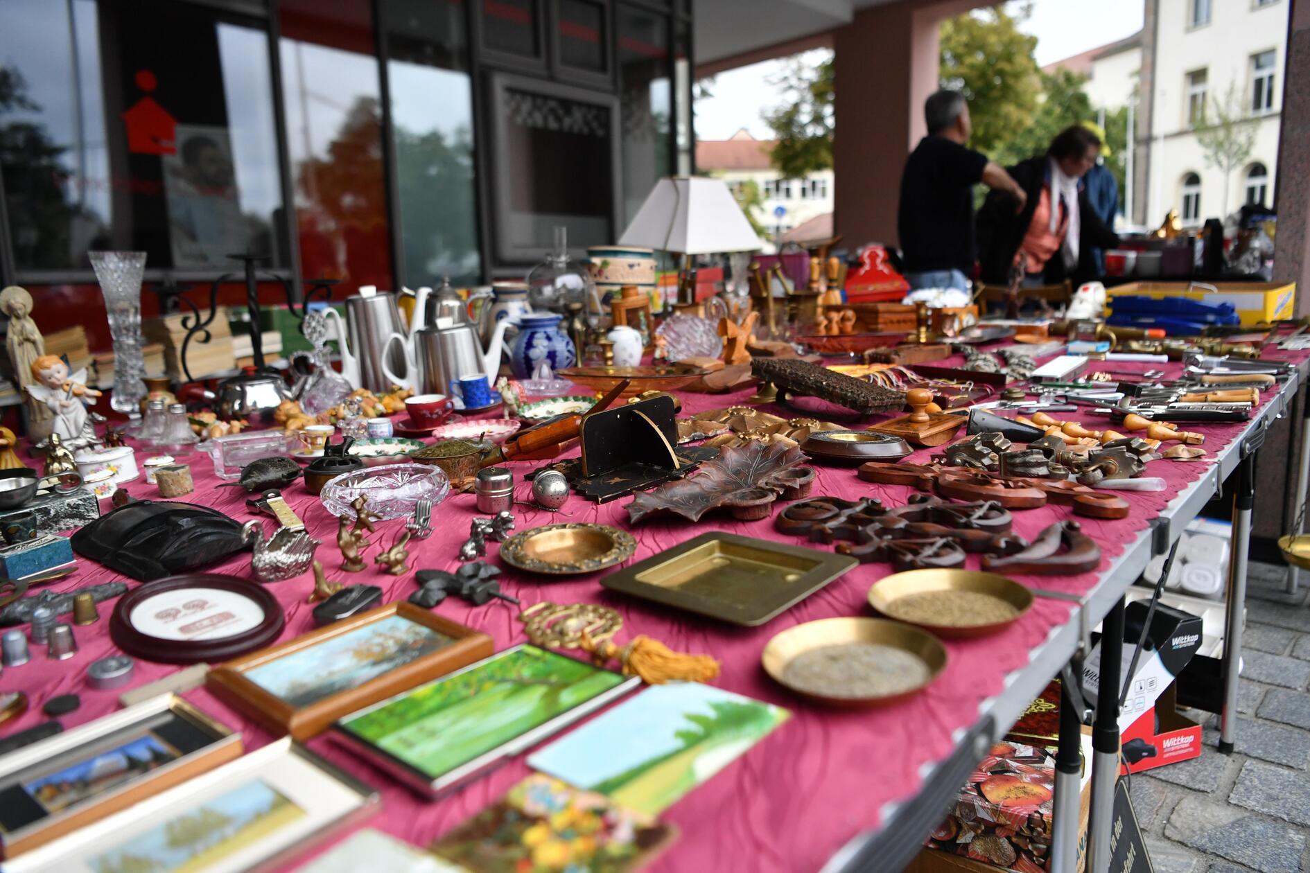 Am Samstag, 3. August, findet der Neumarkter Altstadt-Flohmarkt statt. Von 8 bis 14 Uhr kann man hier stöbern, verhandeln und Schnäppchen machen.