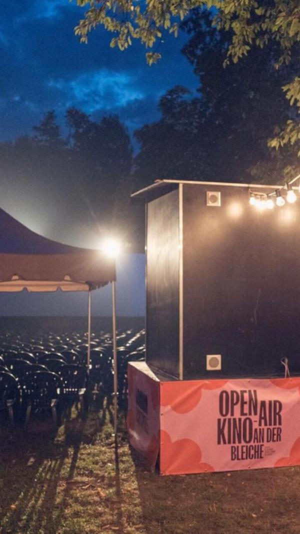 Bis Montag, 12. August, zeigen die Lamm-Lichtspiele täglich Filme unter freiem Himmel. Einlass ist jeweils ab 20 Uhr, vor Ort gibt es warme sowie kalte Snacks und verschiedene Getränke. Die Filmvorstellung auf dem Gelände an der Schwabachanlage startet bei Einbruch der Dunkelheit. Ein Ticket kostet jeweils 11 Euro.