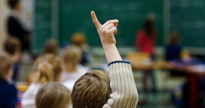 Besonders gut ist Bayern nach Einschätzung der Studienautoren unter anderem in der beruflichen Bildung (Platz 1), Schulqualität (Platz 2) und der Vermeidung von "Bildungsarmut" (Platz 2). Besonders gut ist Bayern nach Einschätzung der Studienautoren unter anderem in der beruflichen Bildung (Platz 1), Schulqualität (Platz 2) und der Vermeidung von "Bildungsarmut" (Platz 2).