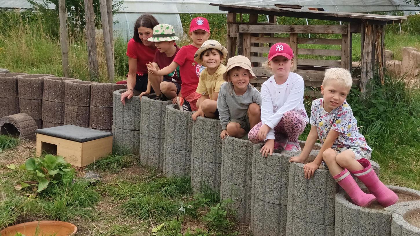 Tierische Mitbewohner hat jetzt das Bauernhofkinderhaus in Poppenreuth. Tierische Mitbewohner hat jetzt das Bauernhofkinderhaus in Poppenreuth.