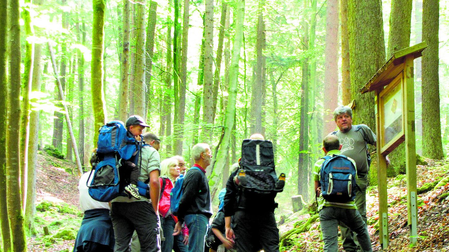 Wandern über der Wunderwelt der Tiefe