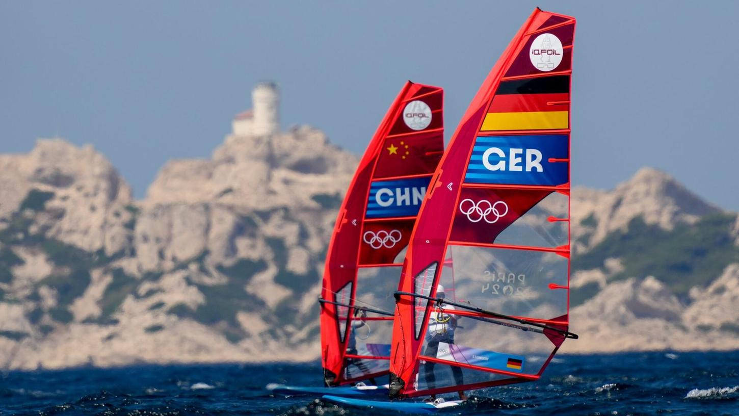 Die deutsche Windsurferin Theresa Steinlein verpasst das olympische Halbfinale knapp. Die deutsche Windsurferin Theresa Steinlein verpasst das olympische Halbfinale knapp.