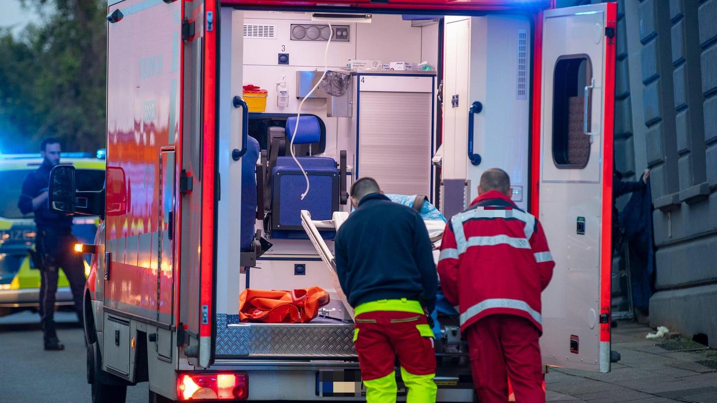 Rettungsdienst und Streife waren vor Ort in Bayreuth. (Symbolbild) Rettungsdienst und Streife waren vor Ort in Bayreuth. (Symbolbild)