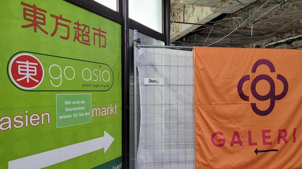 Seit Anfang August kündigt der Asia-Markt in der Lorenzer Passage seine Rückkehr im September 2024 an.