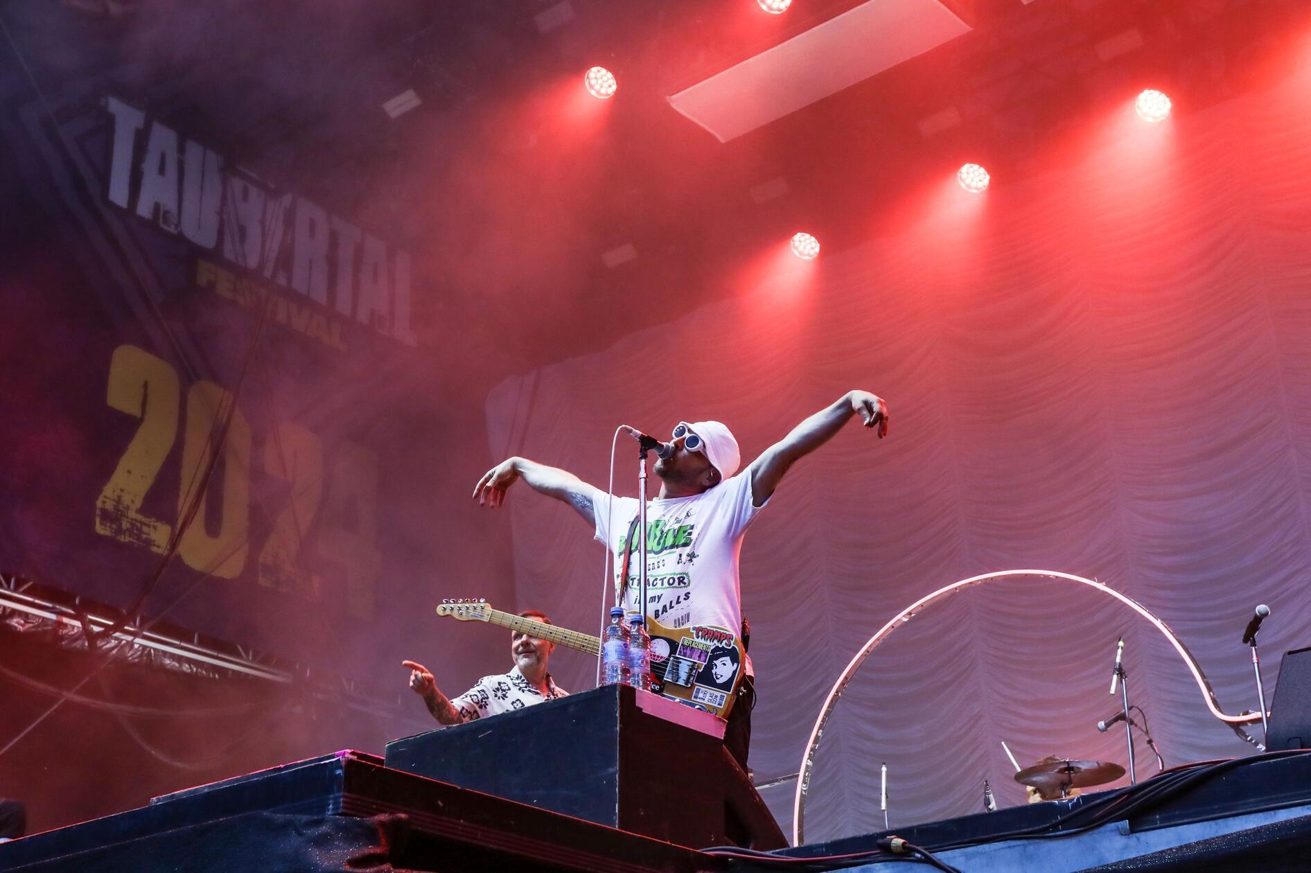 Seit 1995 besteht die Alternative-Rock-/Punk-Band aus Berlin.