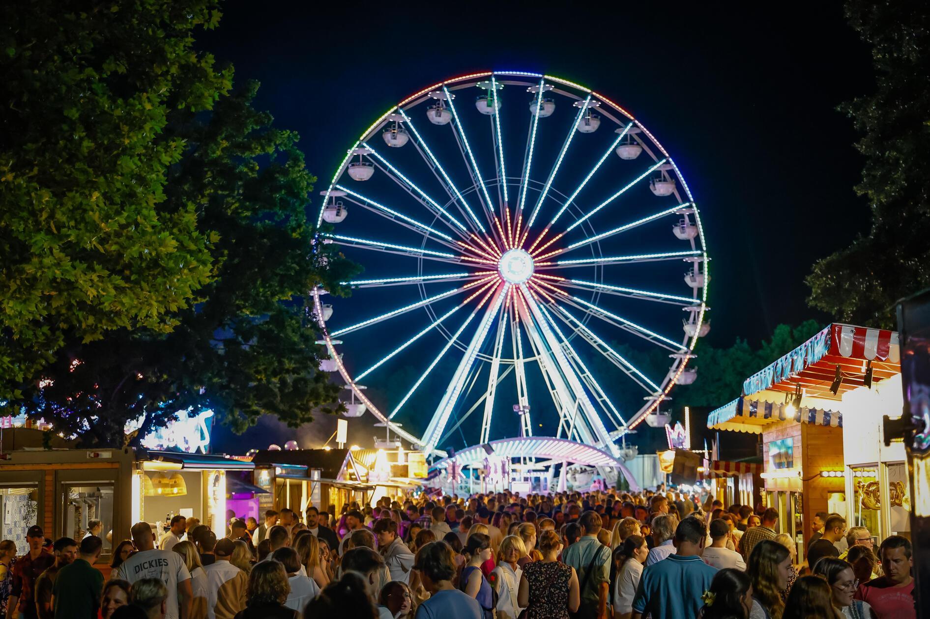 090824_di_volksfest101