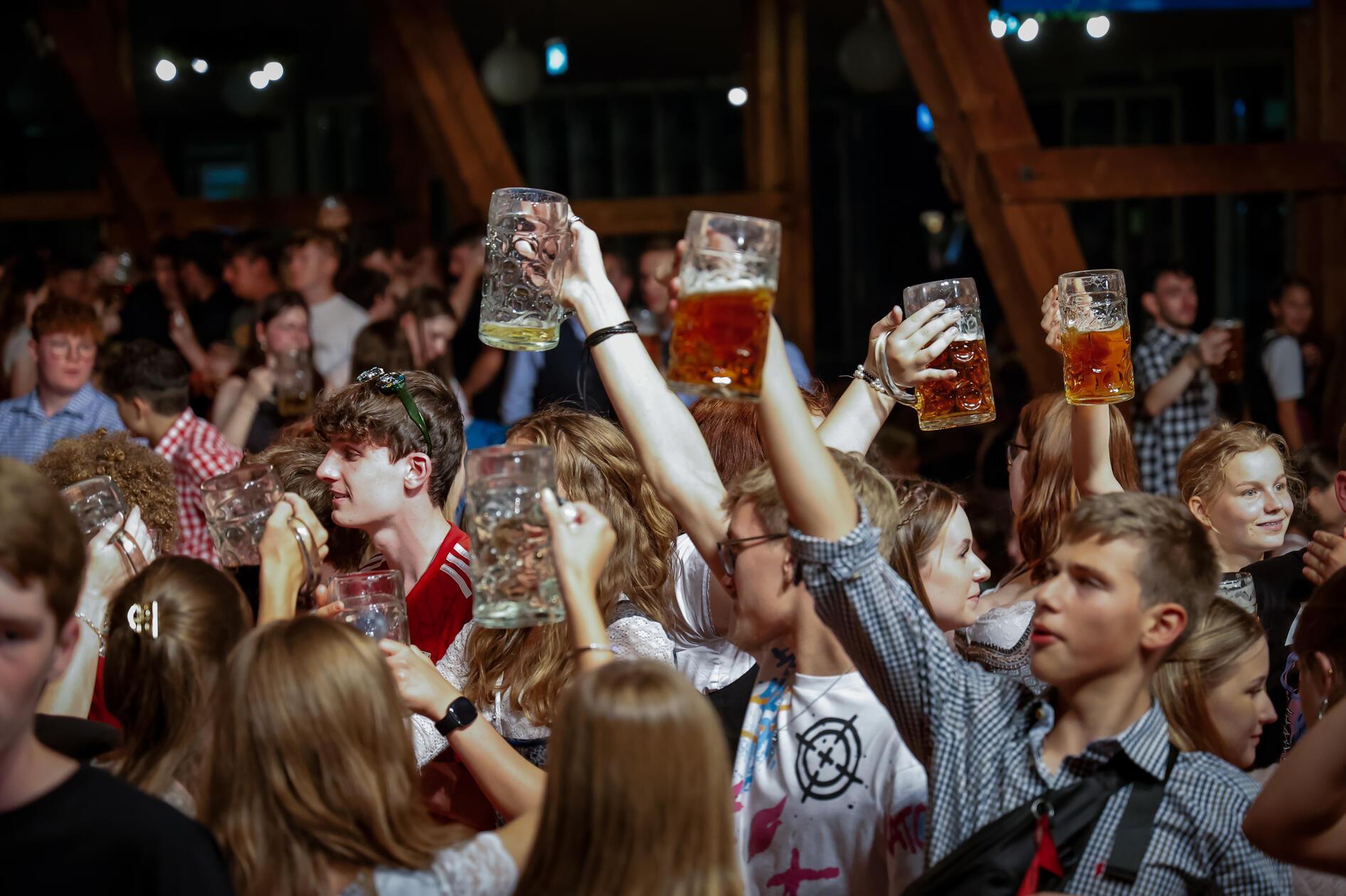 Die Stimmung war schon am ersten Festabend blendend.