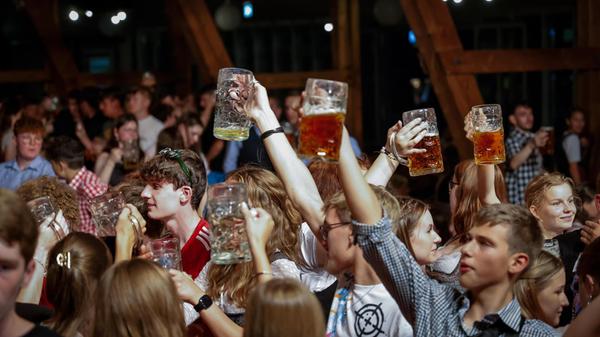 Die Stimmung war schon am ersten Festabend blendend.