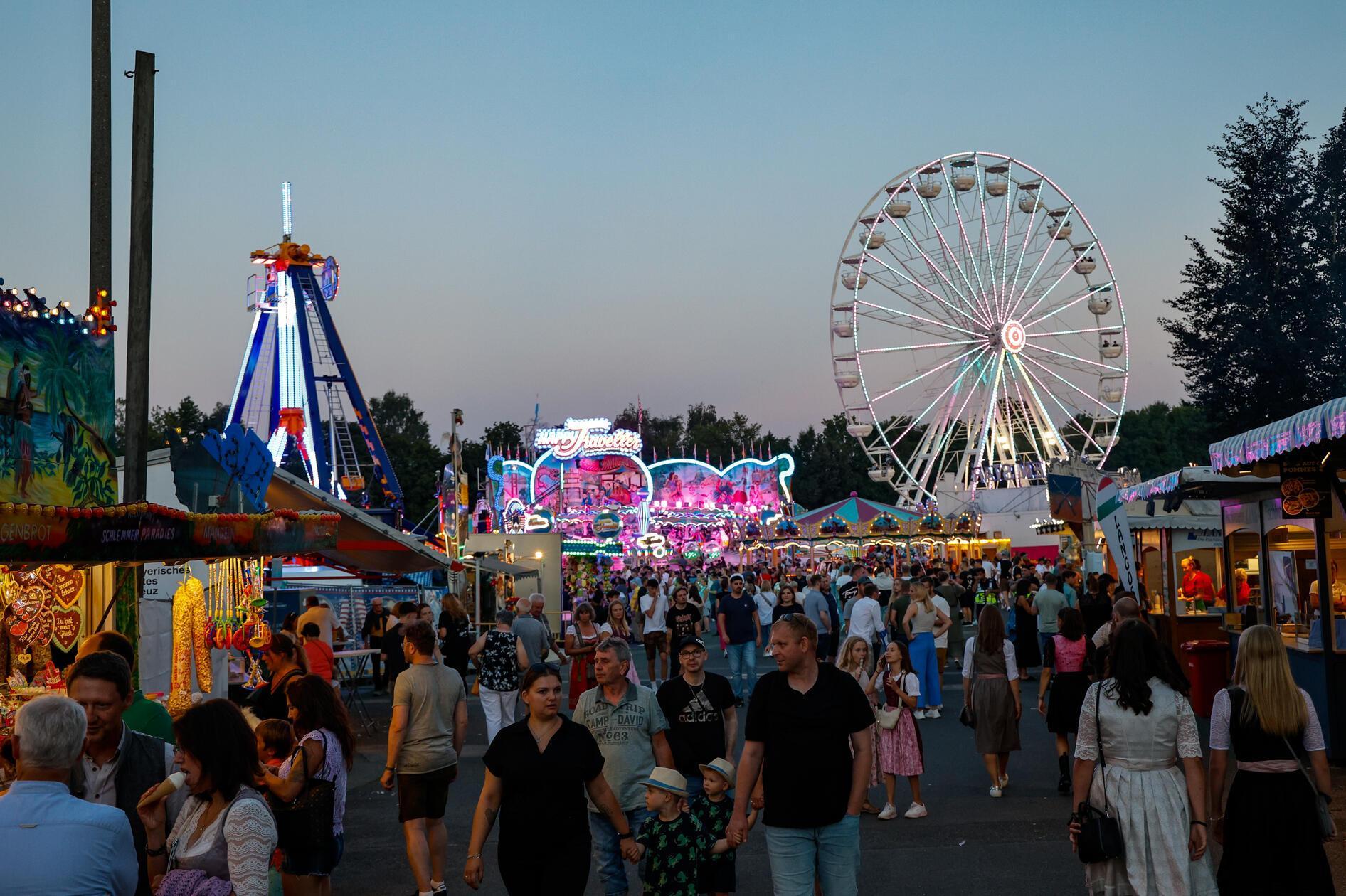 Tausende Besucher tummelten sich auf dem Festplatz.