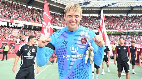 Reichert ballt die Fäuste, der FCN wendet den Fehlstart nach der 2:3-Niederlage in Karlsruhe erfolgreich ab. Am dritten Spieltag treten die Nürnberger beim Bundesligaabsteiger Darmstadt 98 an.