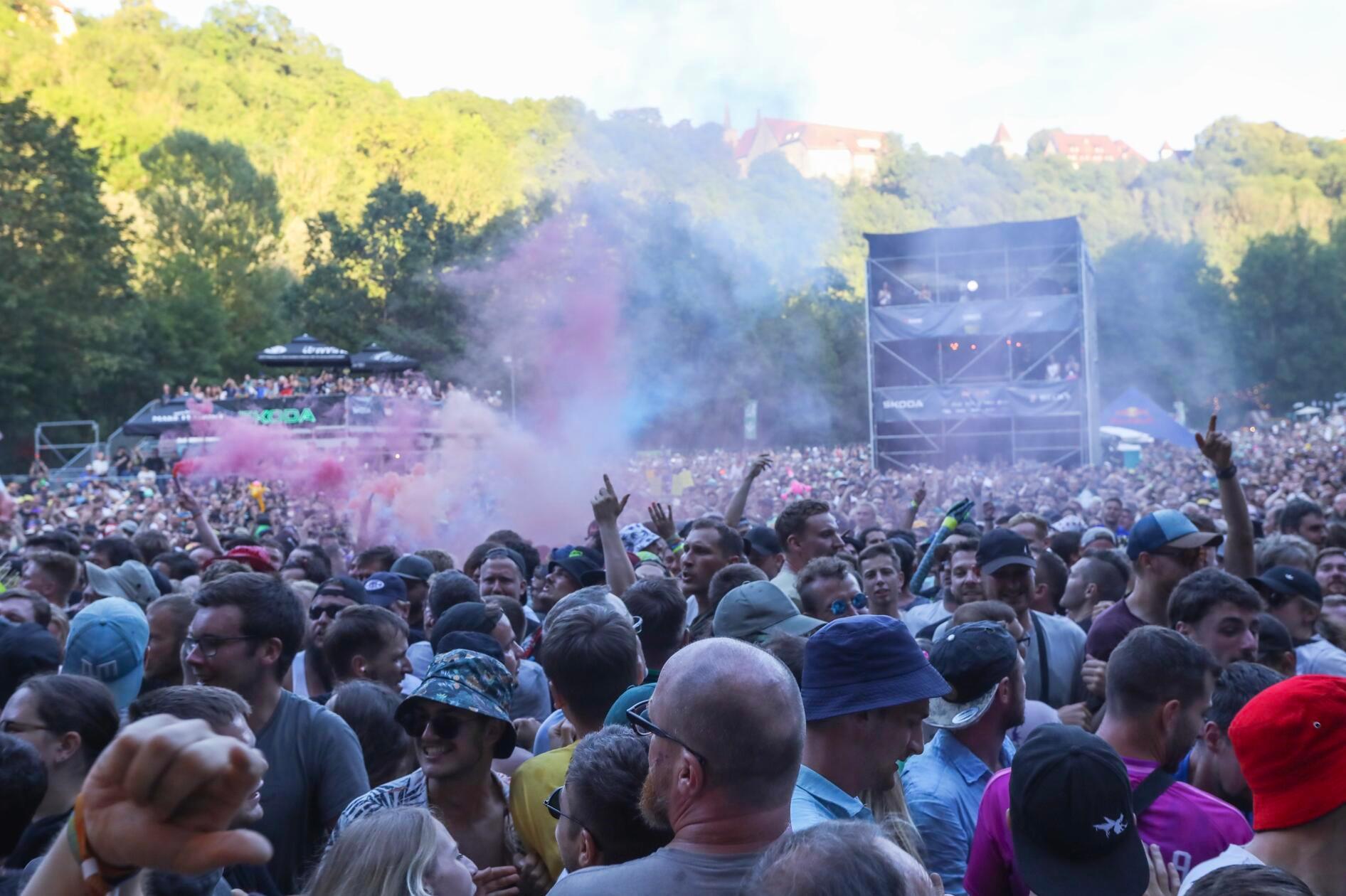 ...und raucht vor Begeisterung!