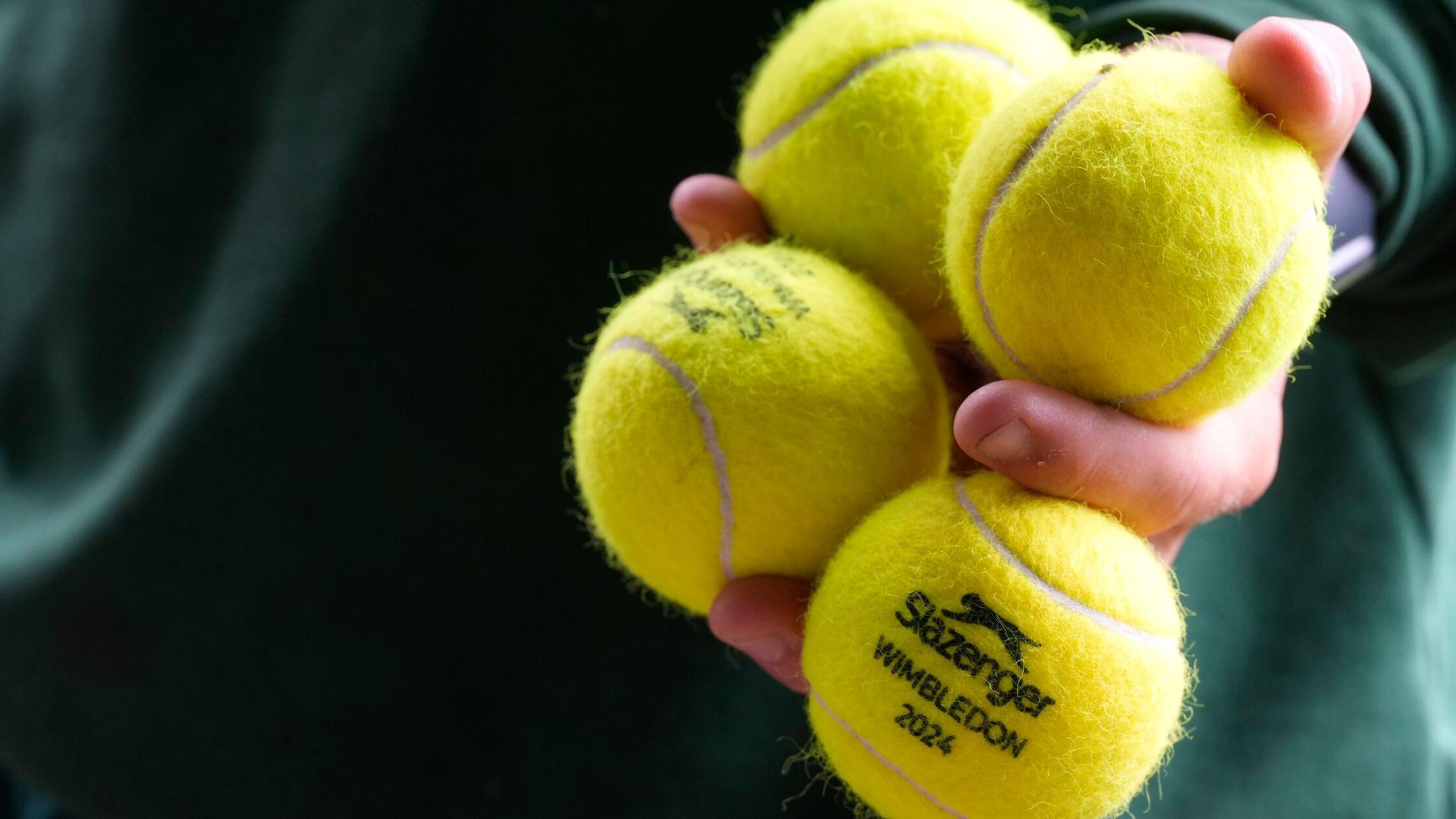 Grillzange und Tennisb&auml;lle: Was Sie immer im Auto haben sollten