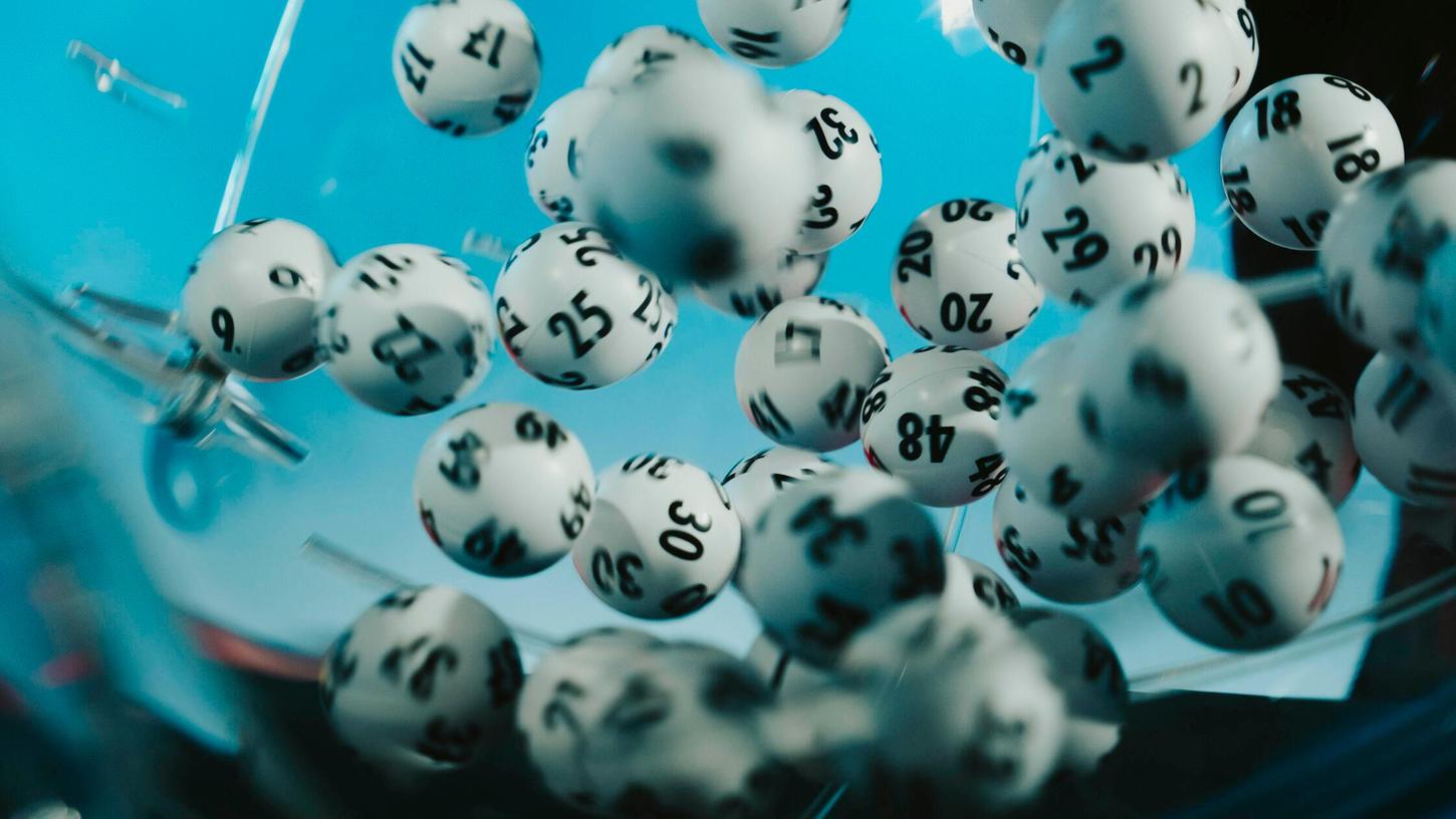 Ein Mann aus Mittelfranken kann sich über viel Geld freuen. Ein Mann aus Mittelfranken kann sich über viel Geld freuen.