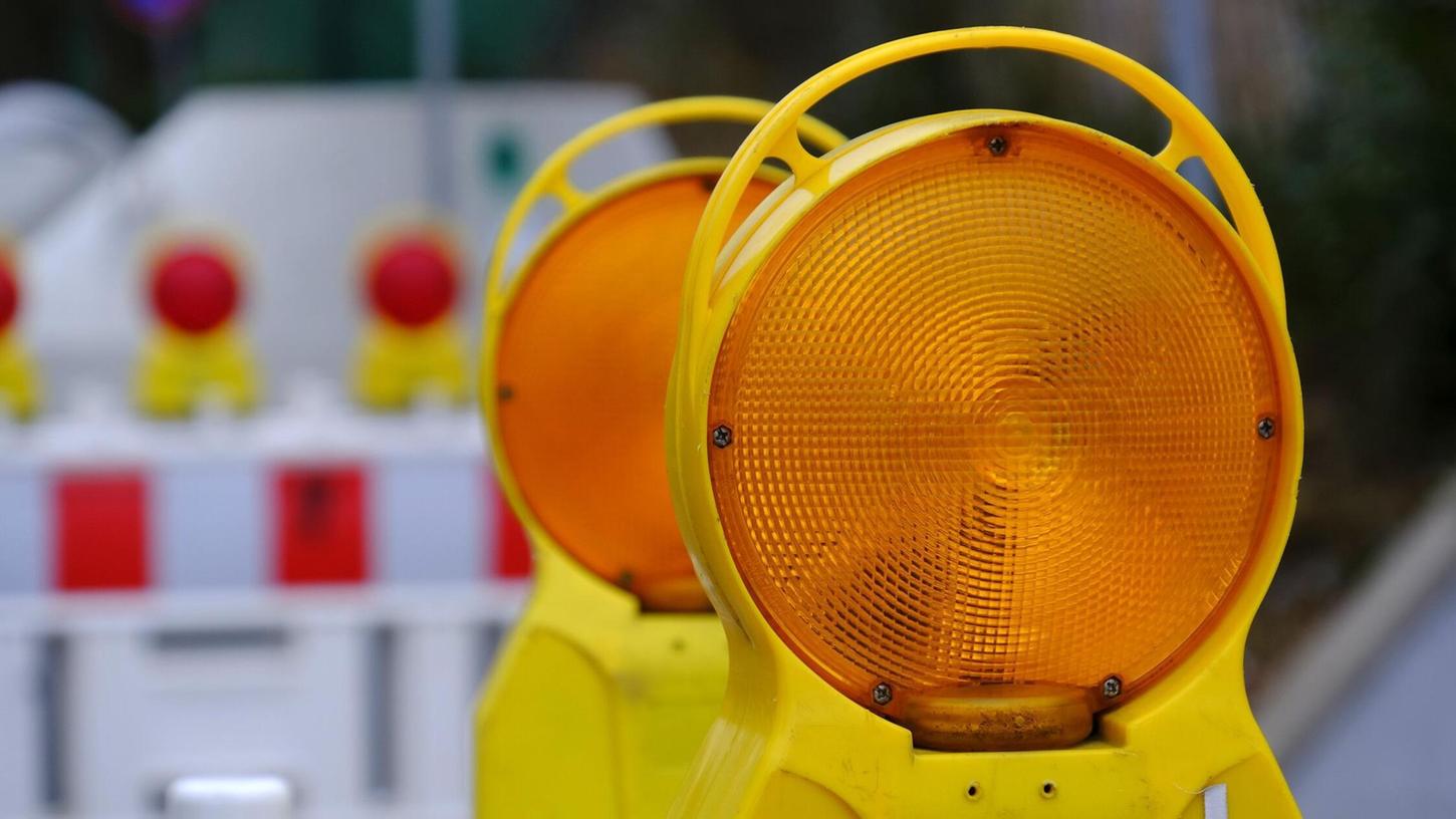 Der Straße von Unterschwaningen nach Obermögersheim und zurück wird demnächst wieder für den Verkehr freigegeben. Die nächste Sperrung droht allerdings schon. Der Straße von Unterschwaningen nach Obermögersheim und zurück wird demnächst wieder für den Verkehr freigegeben. Die nächste Sperrung droht allerdings schon.