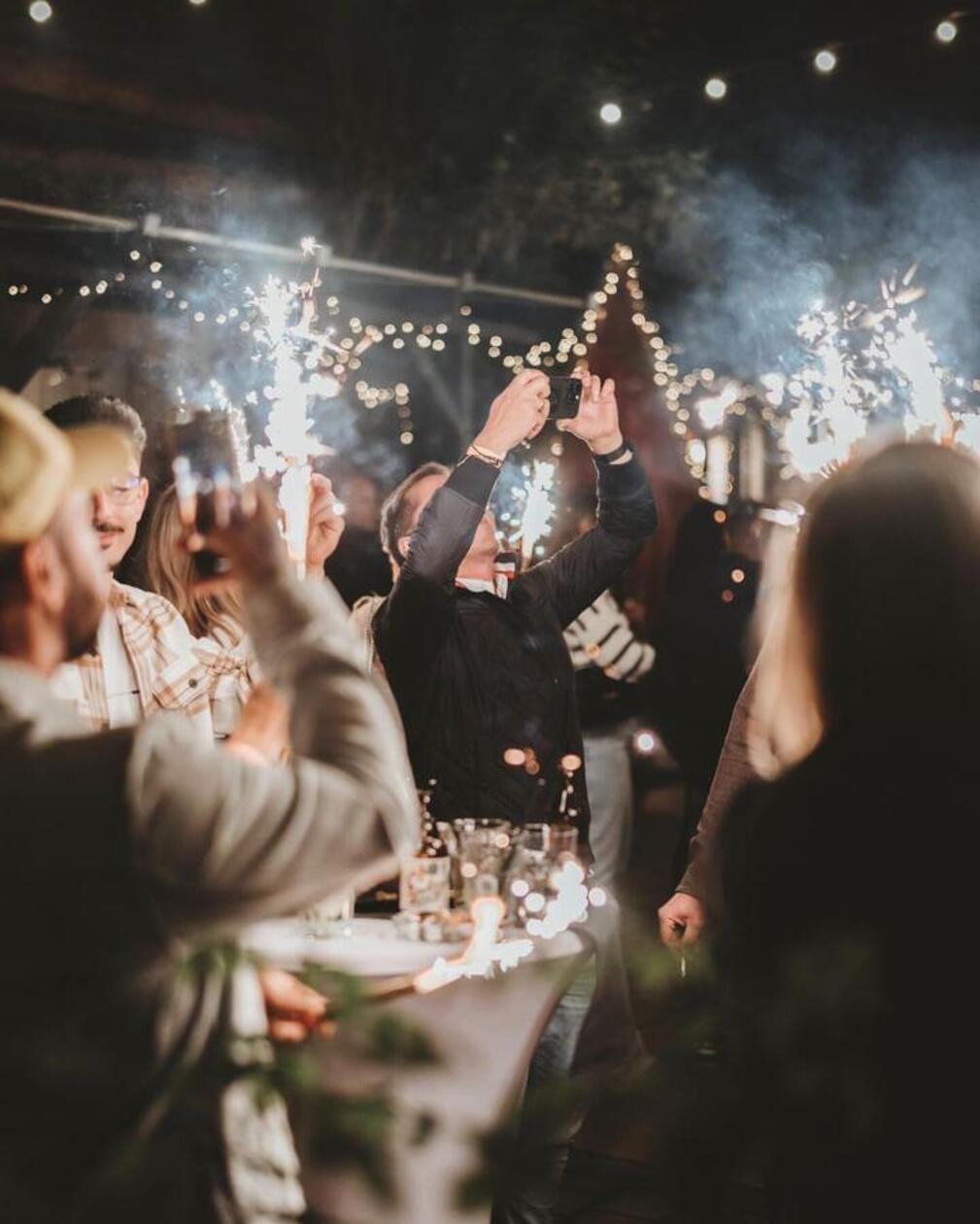 Bei der Veranstaltung Infinity Beats im Café Eders in Zirndof, wird am Samstag, 17. August, gefeiert. Die Veranstaltung lädt zu einer Sommerparty mit DJ PENY, dem Founder des HipHop Garden Festivals. Von 15 Uhr bis 0 Uhr kann man sich hier austoben.