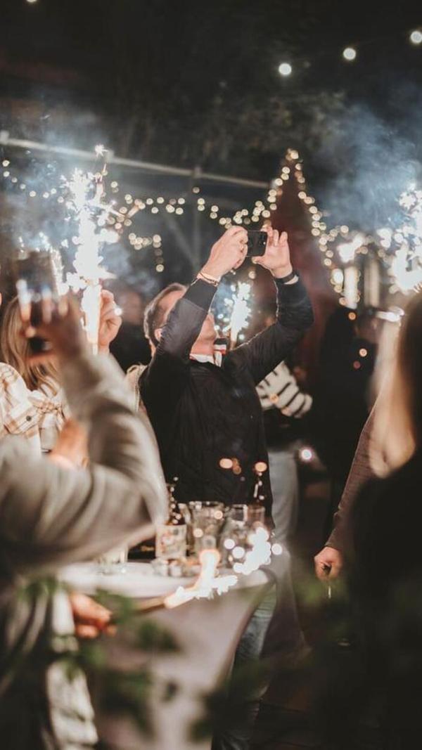 Bei der Veranstaltung Infinity Beats im Café Eders in Zirndof, wird am Samstag, 17. August, gefeiert. Die Veranstaltung lädt zu einer Sommerparty mit DJ PENY, dem Founder des HipHop Garden Festivals. Von 15 Uhr bis 0 Uhr kann man sich hier austoben.