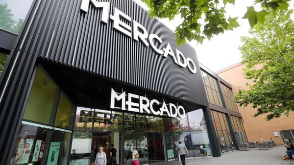 Von Donnerstag, 22. August, bis Sonntag, 25. August, feiert das Einkaufszentrum "Mercado" Sommerfest. Besucher dürfen sich täglich von 12 bis 18 Uhr auf der Aktionsfläche vor Müller im Erdgeschoss auf Mitmachaktionen und Verlosungen freuen.