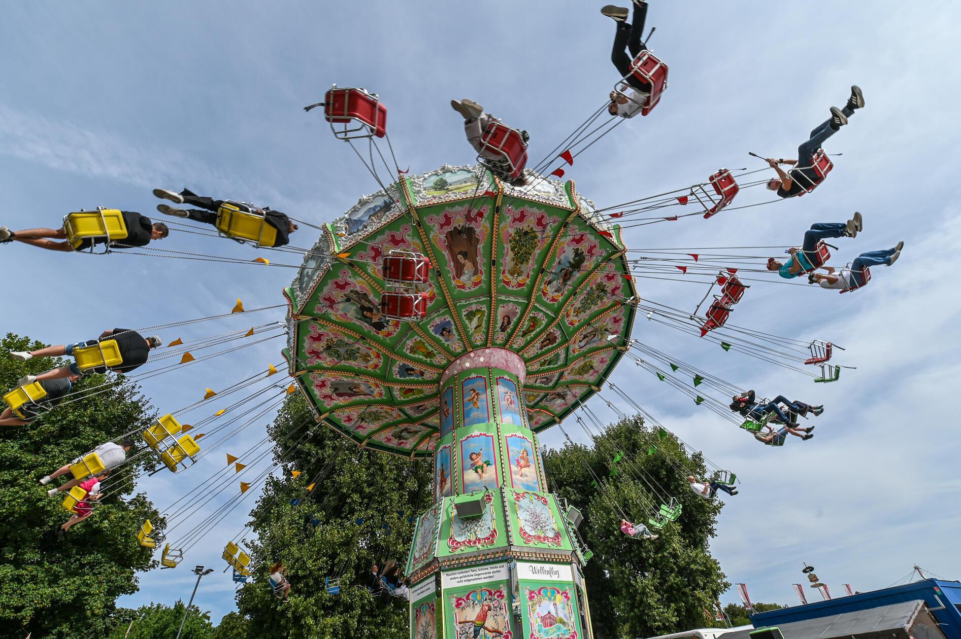 Noch laufen die letzten Vorbereitungen. Am Freitag, 23. August 2024, öffnet das Nürnberger Herbstvolksfest seine Tore.