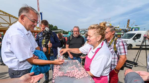 Noch laufen die letzten Vorbereitungen. Am Freitag, 23. August 2024, öffnet das Nürnberger Herbstvolksfest seine Tore.