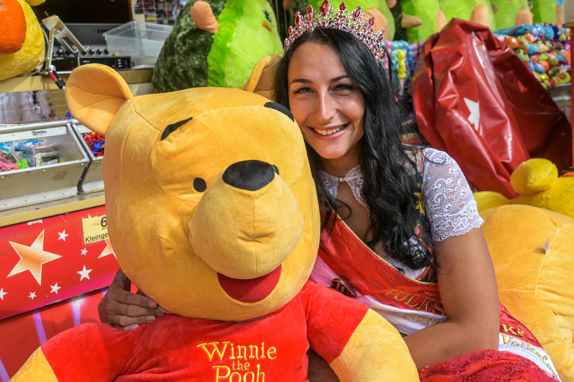 Noch laufen die letzten Vorbereitungen. Am Freitag, 23. August 2024, öffnet das Nürnberger Herbstvolksfest seine Tore.