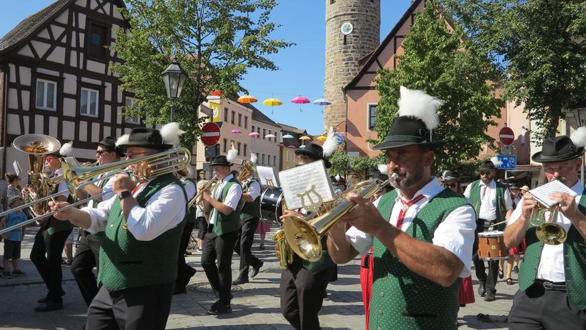 Der Festzug zur Gunzenhäuser Kirchweih hat wieder viele Gruppen in petto: Vom Marktplatz aus geht es auf den Schießwasen in Gunzenhausen. Der Festzug zur Gunzenhäuser Kirchweih hat wieder viele Gruppen in petto: Vom Marktplatz aus geht es auf den Schießwasen in Gunzenhausen.