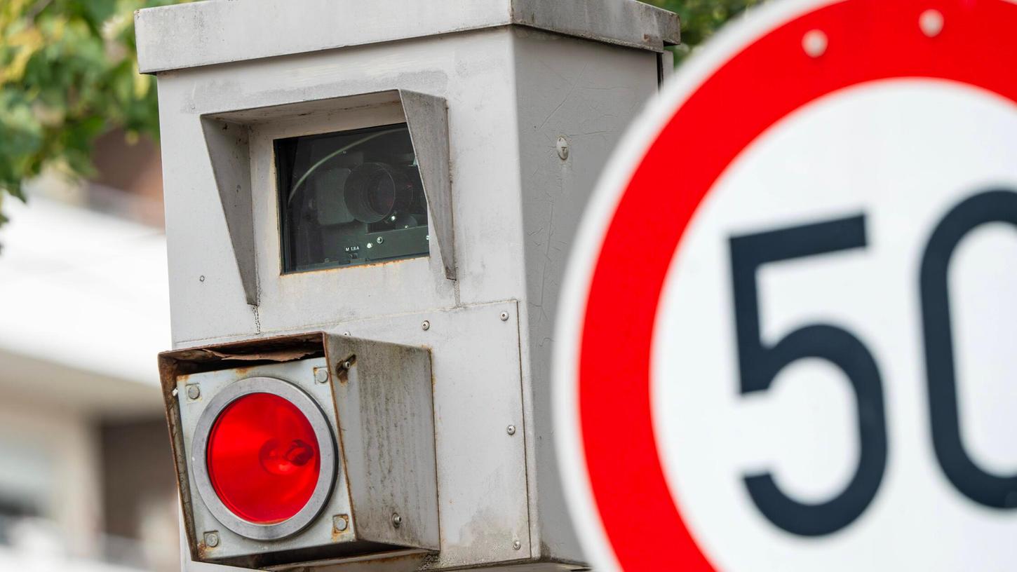 Die erlaubte Höchstgeschwindigkeit im Messgebiet betrug 50 Kilometer pro Stunde. Die erlaubte Höchstgeschwindigkeit im Messgebiet betrug 50 Kilometer pro Stunde.