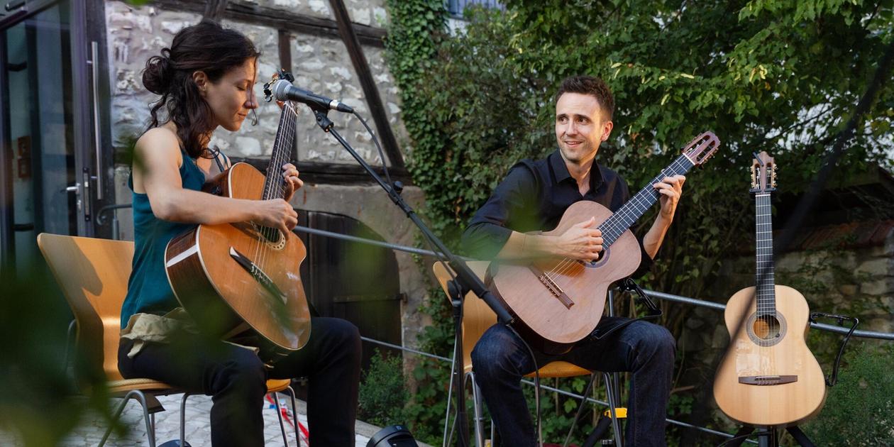 Fünf Minuten für jeden: Claire Besson und Ladislav Pazdera lösen ihr ...