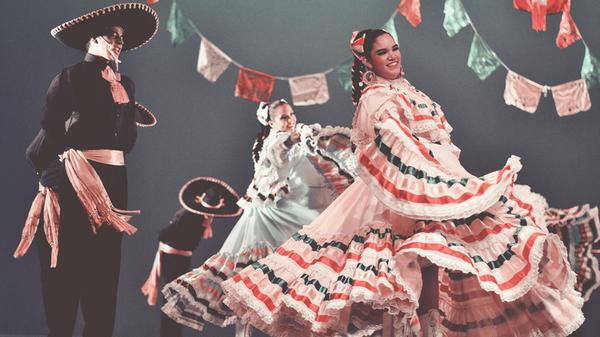 Auf dem Tucherhof in der Marienbergstraße 110, in Nürnberg findet von Freitag, 30. August bis Sonntag, 1. September, das Lateinamerikanische Wochenende statt. DJs, Live-Musik, Folklore Shows und Samba sorgen für Stimmung und zahlreiche Foodtrucks bieten ein kulinarisches Angebot.