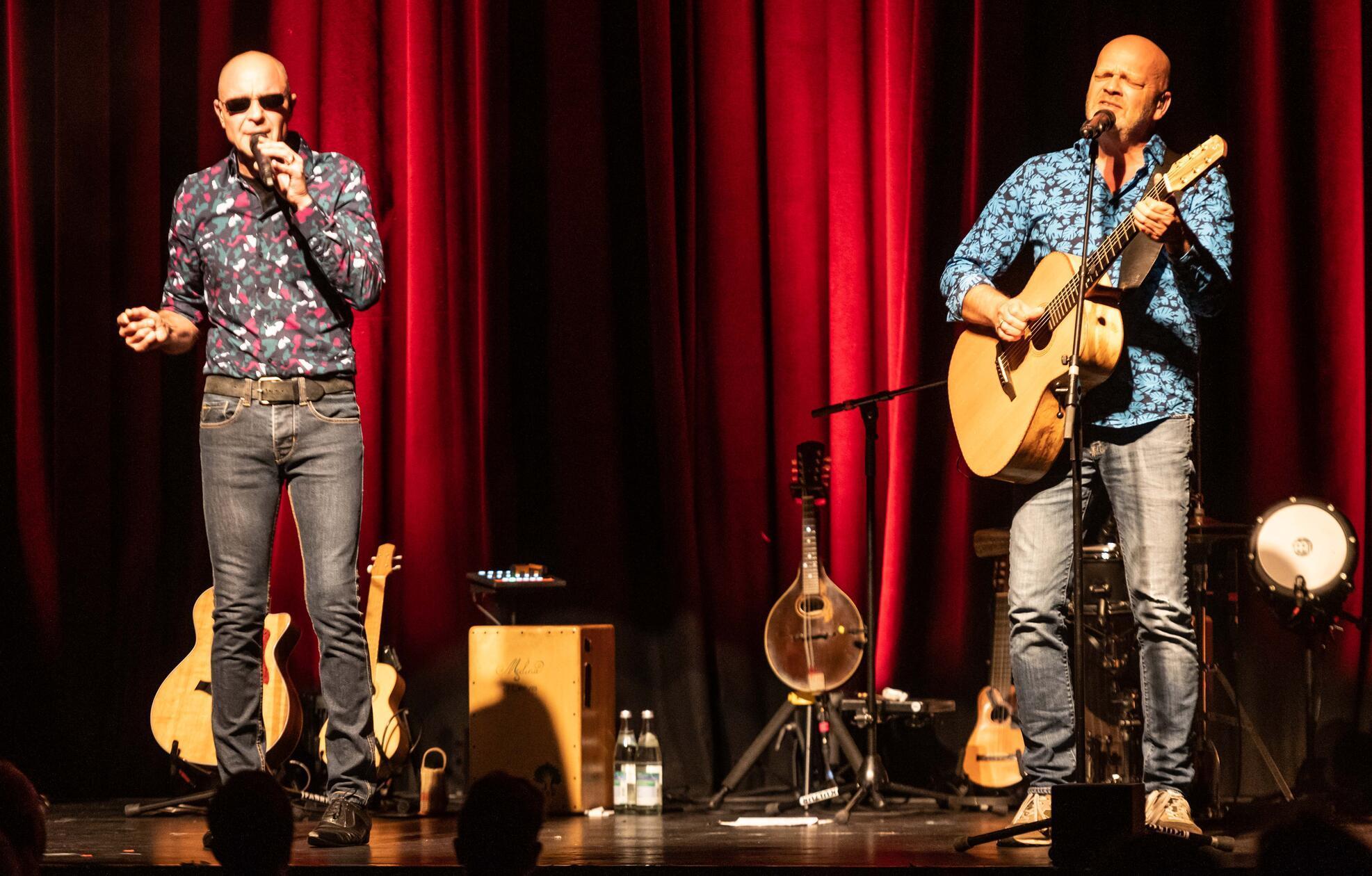 Das Göttinger Musikkabarett-Duo "Die Feisten" spielen am Sonntag, 1. September, um 19.30 Uhr im Serenadenhof. Bekannt und beliebt ist die Show der beiden durch eigene Kompositionen, eigene Begleitung sowie Comedy-Elemente. Tickets für die Veranstaltung gibt es ab 40 Euro.