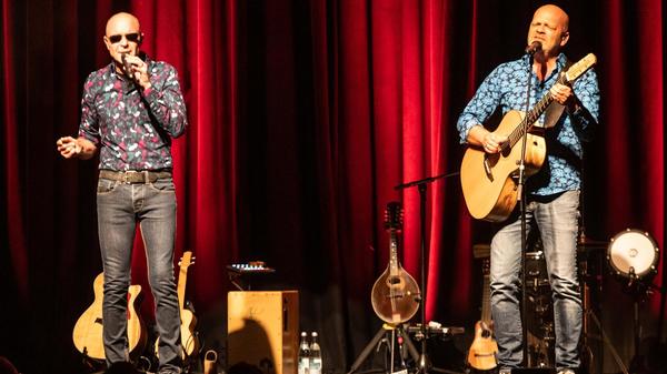 Das Göttinger Musikkabarett-Duo "Die Feisten" spielen am Sonntag, 1. September, um 19.30 Uhr im Serenadenhof. Bekannt und beliebt ist die Show der beiden durch eigene Kompositionen, eigene Begleitung sowie Comedy-Elemente. Tickets für die Veranstaltung gibt es ab 40 Euro.