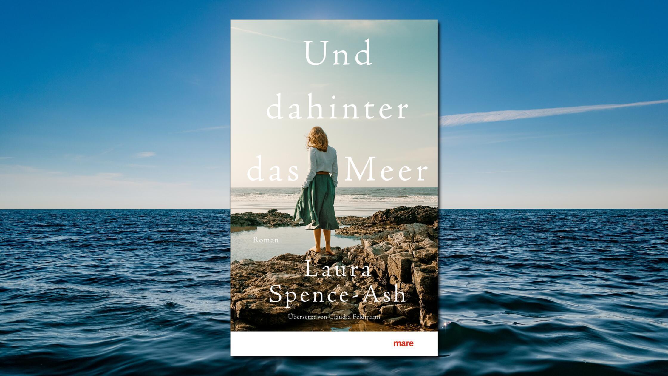 Um sie vor den immer heftigeren Luftangriffen der Deutschen zu schützen, wird die elfjährige Bea 1940 von London nach Boston geschickt. Im Gegensatz zu anderen evakuierten Kindern kommt sie in eine liebevolle Familie und erhält sogar zwei "Brüder". Daraus entwickelt sich für das Mädchen eine immer engere Beziehung, die auch nach dem Krieg nicht abreißt. Laura Spence-Ash hat ihren ersten Roman "Und dahinter das Meer" erst in reiferen Jahren geschrieben: Ihre Lebenserfahrung macht sich besonders in der einfühlsamen Schilderung der Gefühlswelten bemerkbar. Ob man die Liebesgeschichte dann als Kitsch abtut oder als positives Ende einer trotz ernster Thematik leichten Lektüre sieht, bleibt jedem überlassen. (mare, 25 Euro) Anja Weigmann
