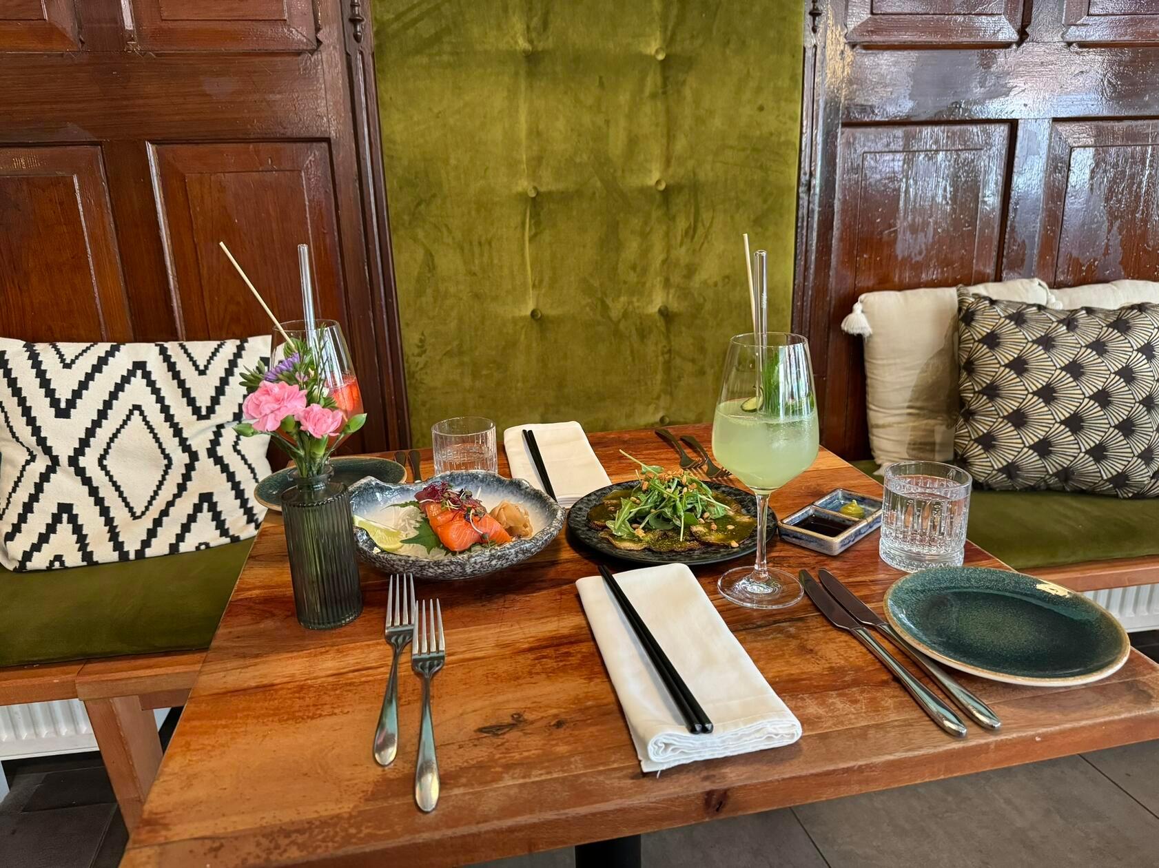 Selbstgemachte Getränke sind neu auf der Karte: Erdbeer- und Gurkenspritz kosten mit Prosecco 8,50 Euro oder 6,50 Euro ohne.