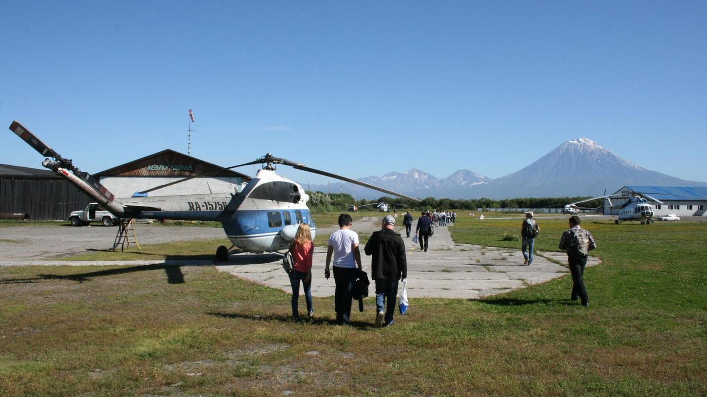 Ausflüge im Hubschrauber auf Kamtschatka sind bei Touristen besonders beliebt, immer wieder kommt es aber auch zu Zwischenfällen. (Archivbild) Ausflüge im Hubschrauber auf Kamtschatka sind bei Touristen besonders beliebt, immer wieder kommt es aber auch zu Zwischenfällen. (Archivbild)