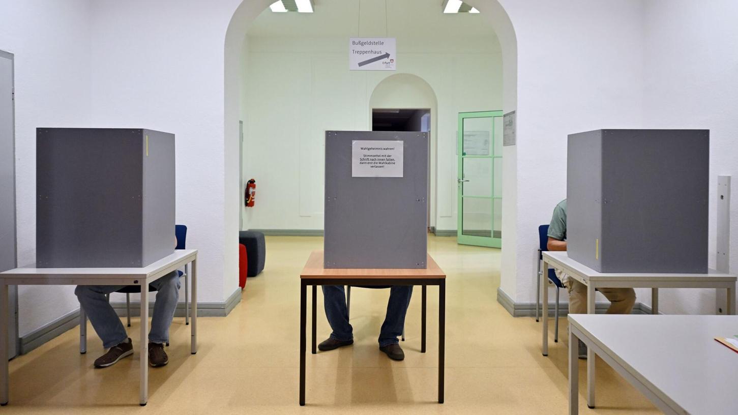 Die Wahllokale in Sachsen und Thüringen waren bis 18.00 Uhr geöffnet. Die Wahllokale in Sachsen und Thüringen waren bis 18.00 Uhr geöffnet.