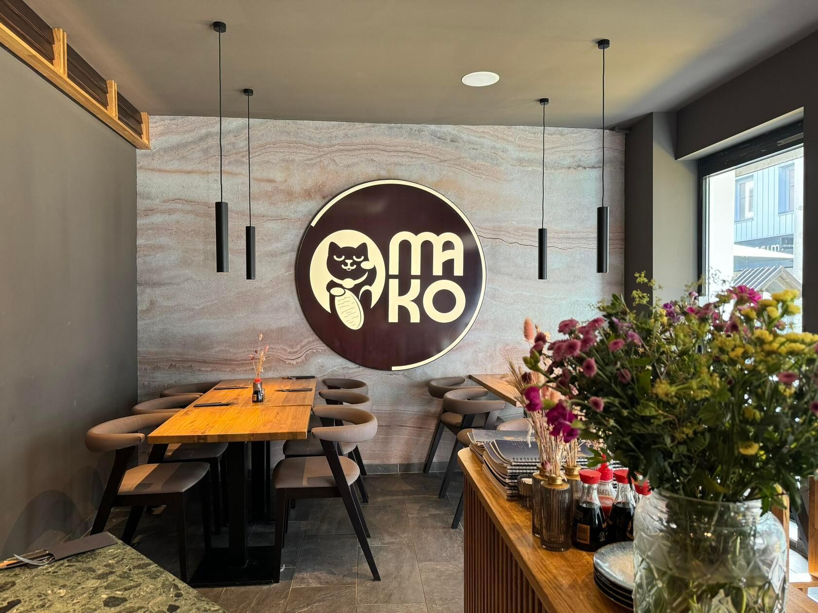 Der Innenraum bietet Platz für etwa 50 Gäste.