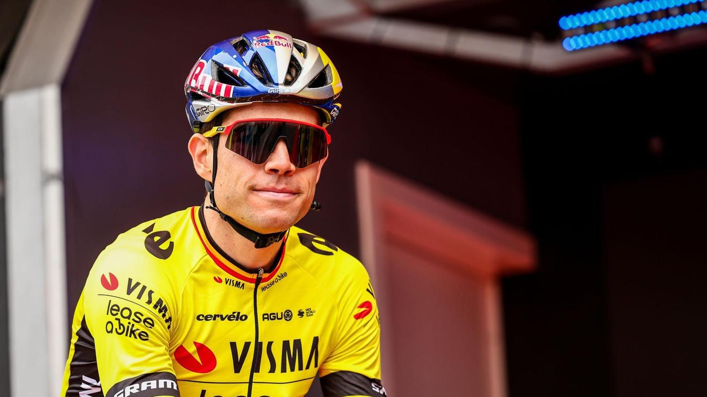 Wout van Aert ist auf der 16. Etappe der Vuelta schwer gestürzt und wird in dieser Saison kein Rennen mehr bestreiten. Wout van Aert ist auf der 16. Etappe der Vuelta schwer gestürzt und wird in dieser Saison kein Rennen mehr bestreiten.