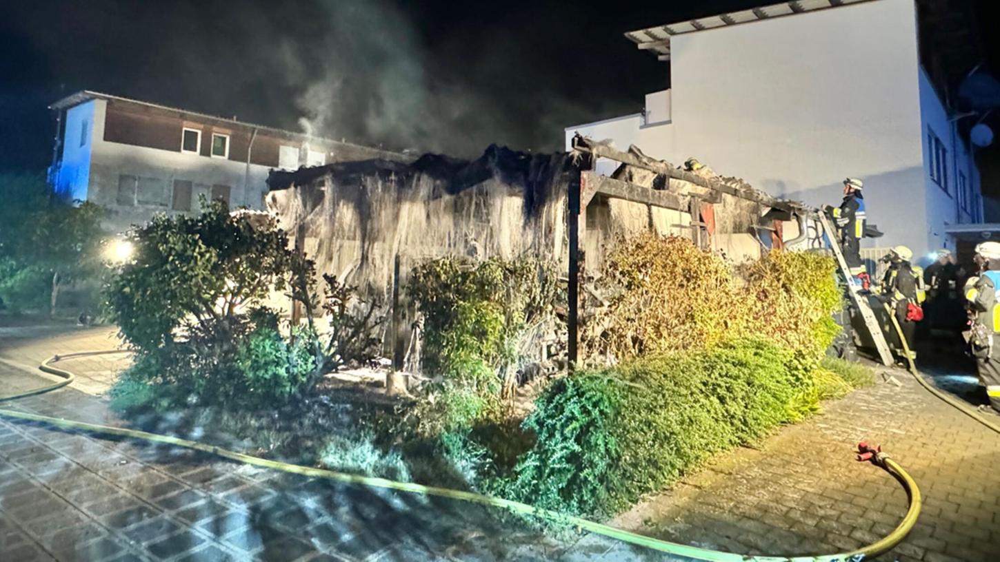 Zu einer Brandserie ist es in der Nacht auf Samstag in Nürnberg-West gekommen. Zu einer Brandserie ist es in der Nacht auf Samstag in Nürnberg-West gekommen.