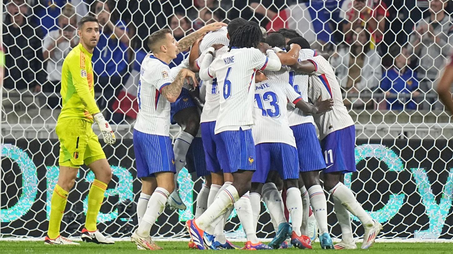 Kolo Muani (verdeckt) erzielte die Führung für Frankreich. Kolo Muani (verdeckt) erzielte die Führung für Frankreich.