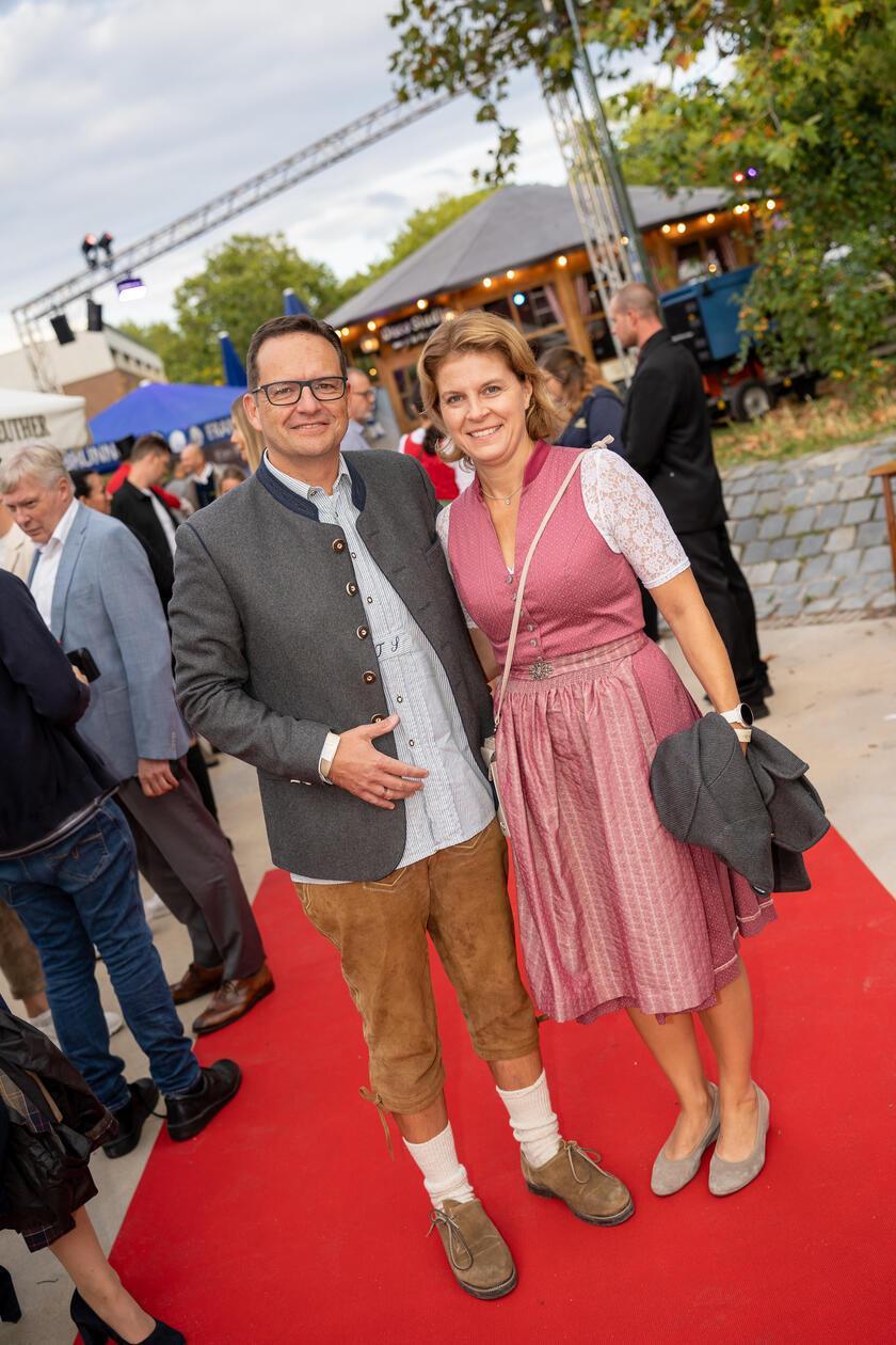 Beim Pre-Opening des Nürnberger Altstadtfestes feierten geladene Gäste im "Kuhstall" von Christian Wagner.F