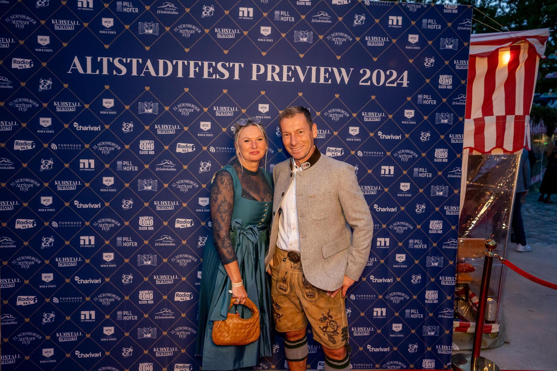 Foto: Beim Pre-Opening des Nürnberger Altstadtfestes feierten geladene Gäste im "Kuhstall" von Christian Wagner.