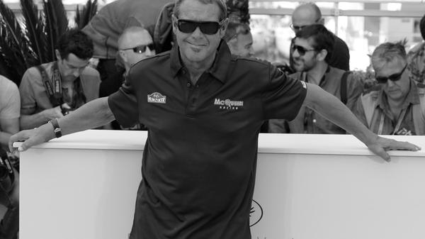 Er war seinem berühmten Vater Steve McQueen ins Filmgeschäft und in den Auto-Rennsport gefolgt - nun ist Chad McQueen im Alter von 63 Jahren gestorben. Angaben zur Todesursache machte die Familie nicht. Der Promi-Sohn spielte in mehreren Spielfilmen mit. Seine bekannteste Rolle als angriffslustiger Karatekämpfer hatte er in den 1980er Jahren in zwei "Karate Kid"-Filmen.