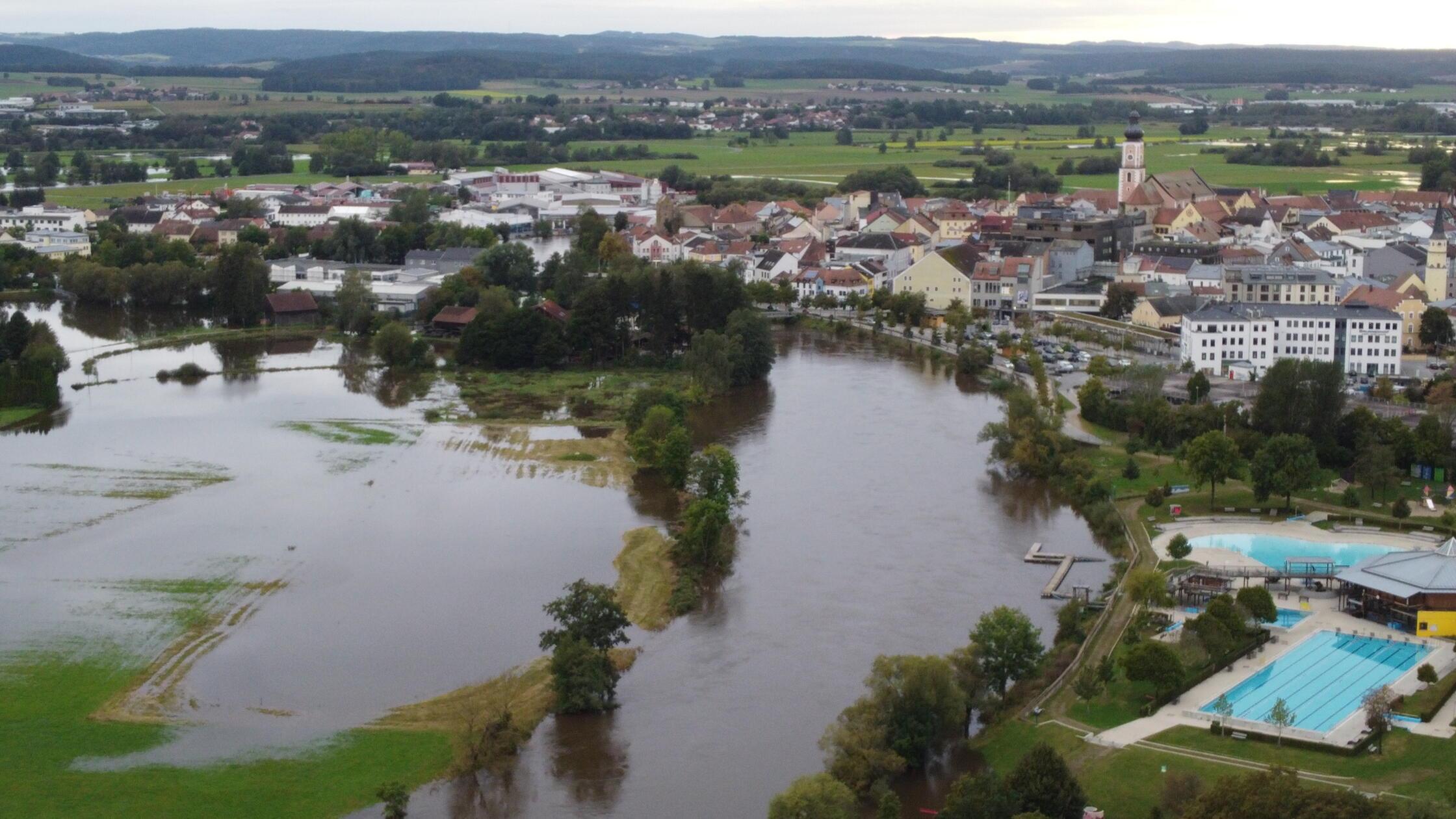 Durch die starken Regenfälle kam es in Cham am Samstag zu Meldestufe 3 bei einem Pegel von gut zwei Metern.