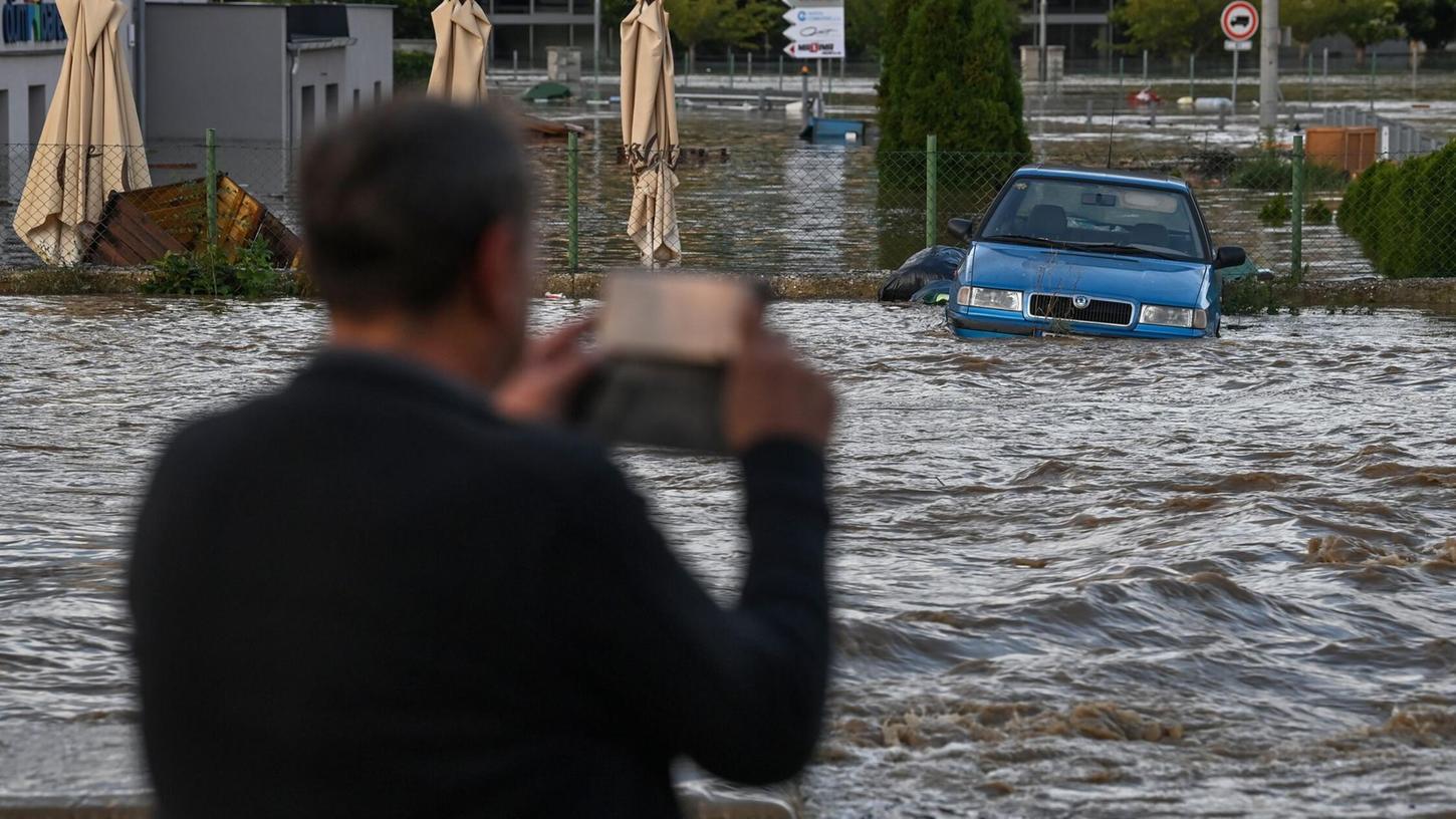 Im tschechischen Opava wurden Straßen überflutet. Im tschechischen Opava wurden Straßen überflutet.