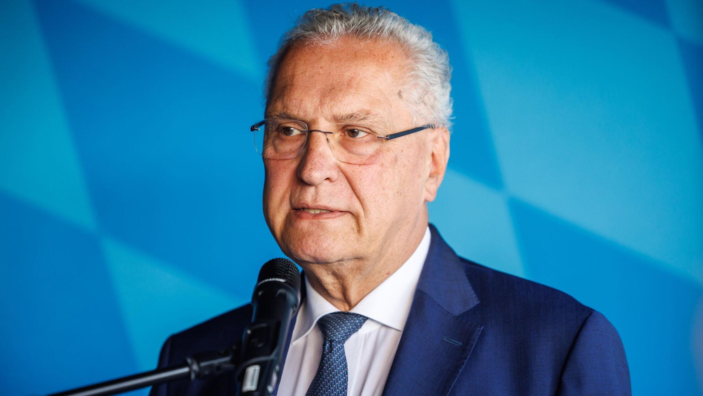 Gallenkolik Innenminister Herrmann musste operiert werden