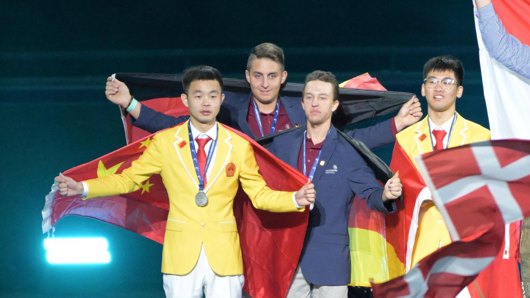 Silber bei „WorldSkills“: Stahlbetonbauer Louis Ritschel aus Neumarkt ...
