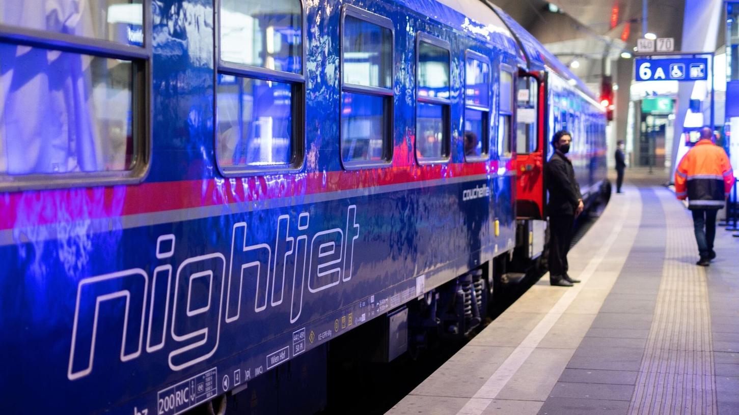 Der Nightjet-Zug am Wiener Hauptbahnhof. Bequemer kann man kaum reisen, und am nächsten Morgen ist man ausgeschlafen da. Der Nightjet-Zug am Wiener Hauptbahnhof. Bequemer kann man kaum reisen, und am nächsten Morgen ist man ausgeschlafen da.