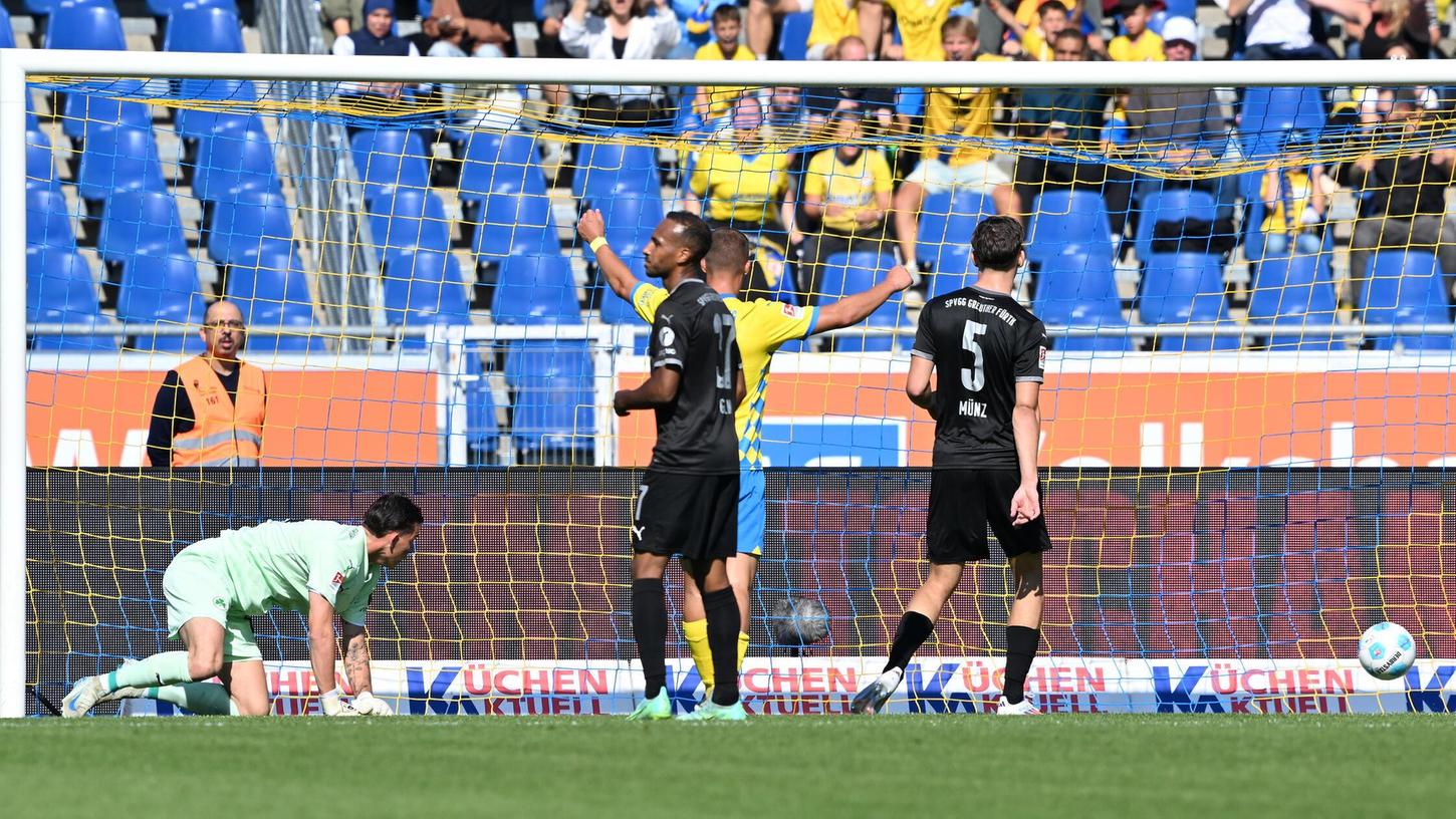 Das Kleeblatt stolpert beim Tabellenletzten und verliert mit 0:2 in Braunschweig. Das Kleeblatt stolpert beim Tabellenletzten und verliert mit 0:2 in Braunschweig.