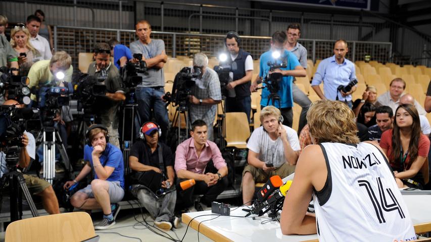 Die Aufmerksamkeit von rund 70 Journalisten konzentrierte sich in Bamberg jüngst auf Dirk Nowitzki.
